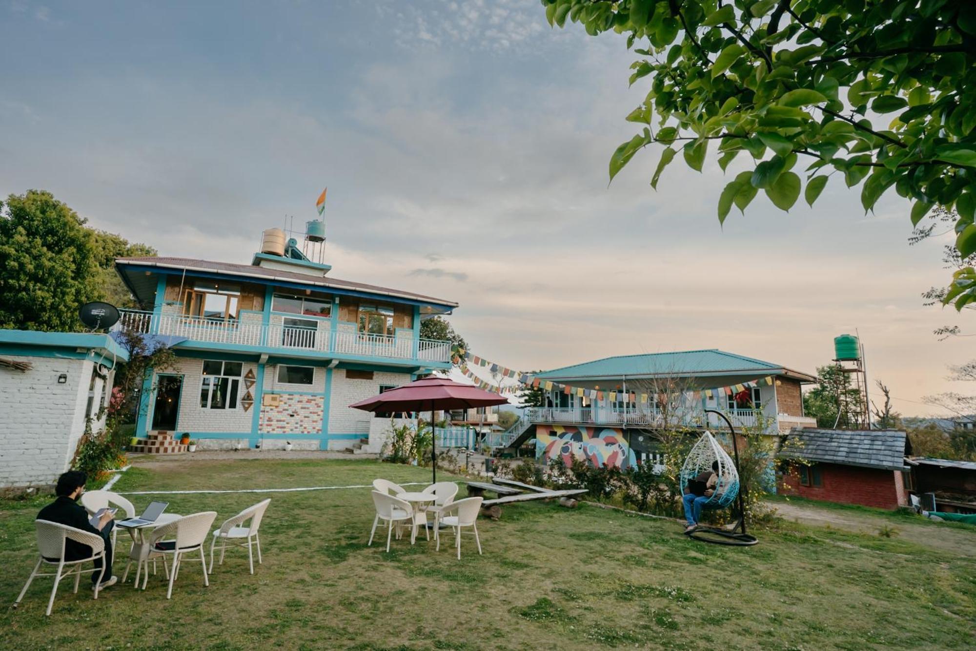 The Hood Otel Bīr Dış mekan fotoğraf